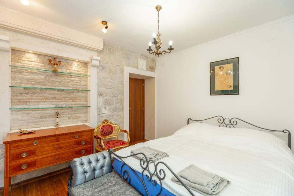 Art Delux **** Apartment *